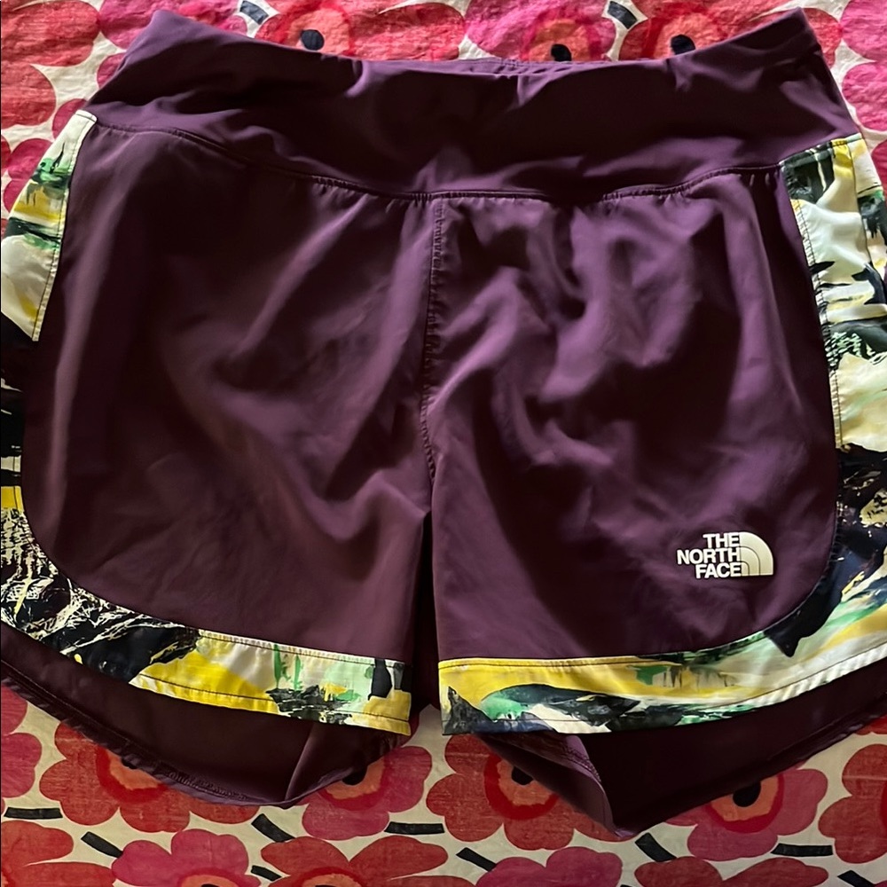 North Face running shorts w/liner